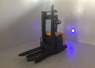 AGV Inteligentne bezzałogowe wózki widłowe magazynowe Prowadzone laserowo 1,5-tonowe 2-tonowe wózki paletowe